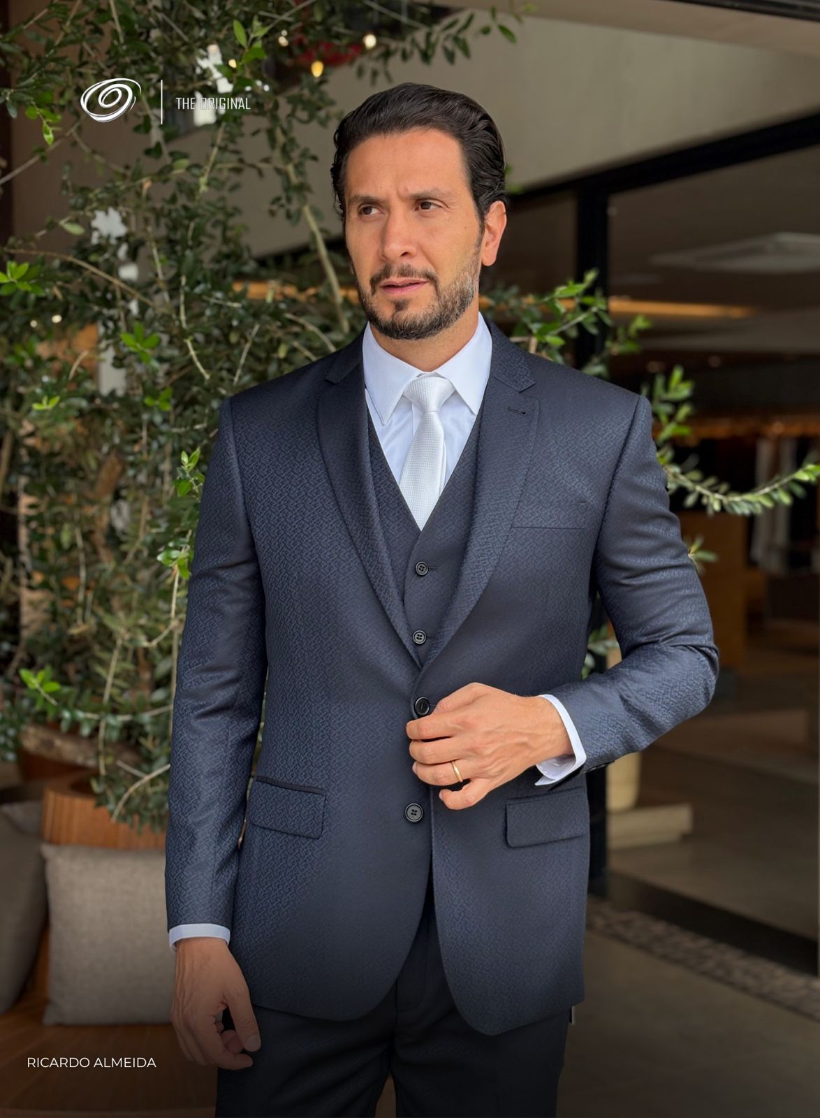 Terno Ricardo Almeida